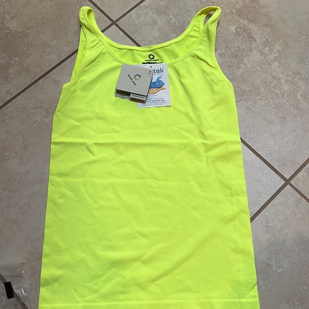 NWT nikibiki tank top